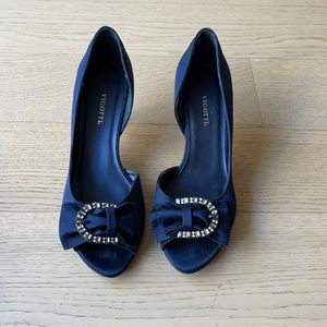 Vigotti Métis Navy satin kitten heels